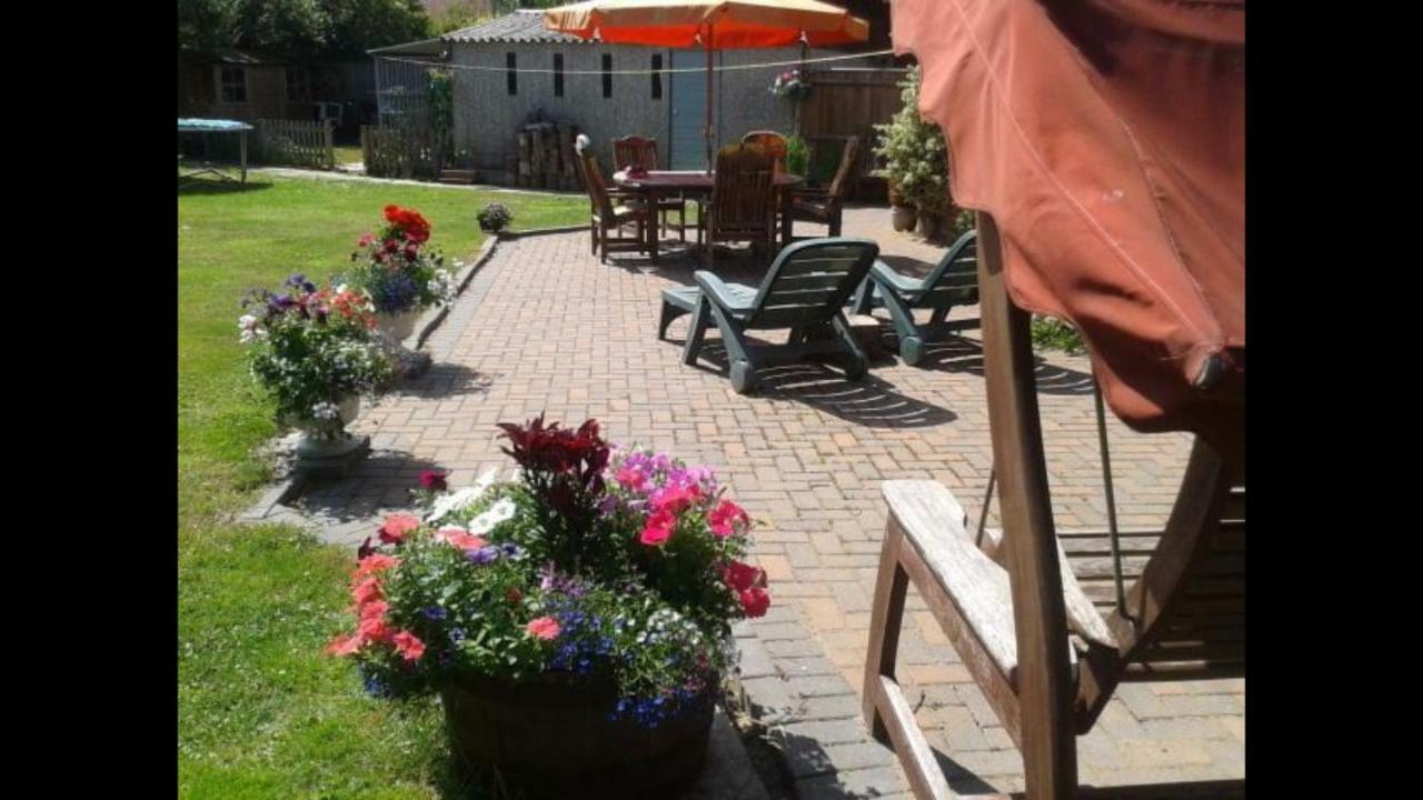 Chimneys B&B Holbrook (Suffolk) Exterior foto
